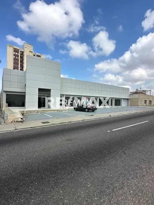 Concesionario en Venta Av. Bella Vista