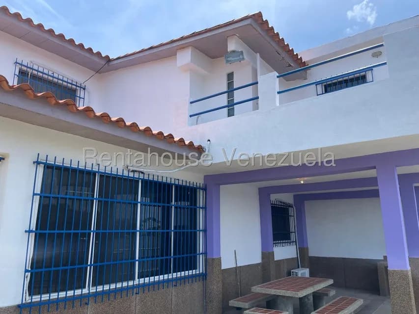 Casa (Duplex) en Venta en Ciudad Balneario Higuerote, Miranda
