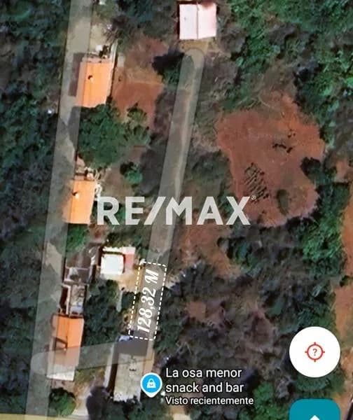 Lote de terreno con vista a la montaña y acceso a vía principal en Tacarigua, Isla de Margarita