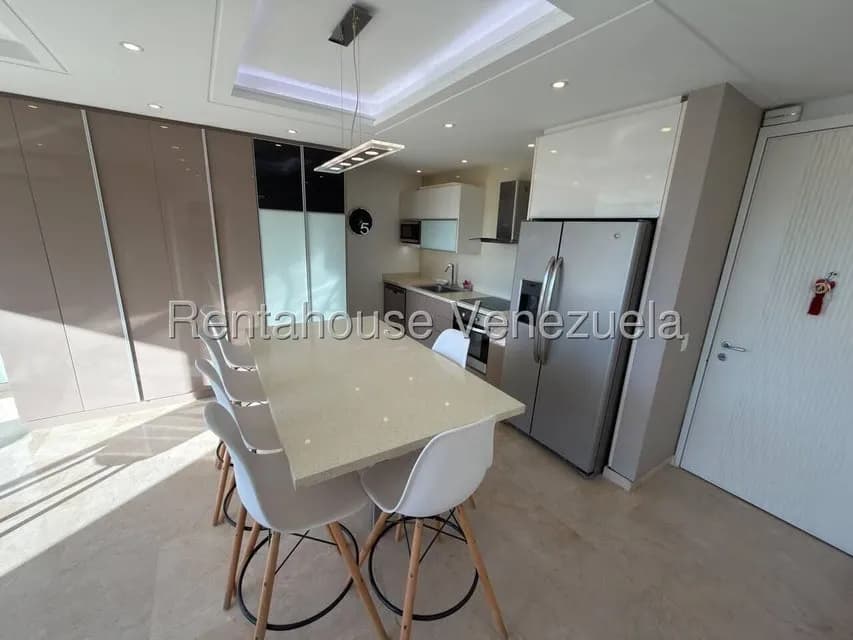 Apartamento (1 Nivel) en Alquiler en Lomas del Sol, Distrito Metropolitano
