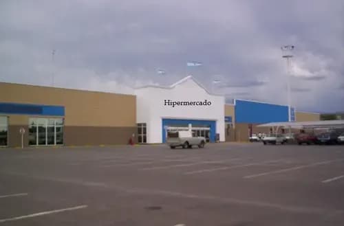 Venta De Negocio - Ramo Hipermercado De 10.000 M² En Región Central.