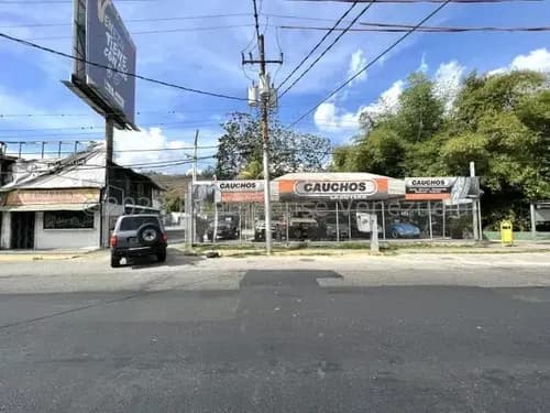 Excelente Lote De Terreno A Pie De Calle En La Av. Principal Del Hatillo - La Boyera #24-15047