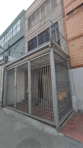 Edificio Con Local Comercial En Venta En Catia Calle Argentina