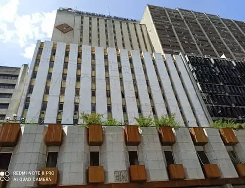 Ms: 26-8173 Alquilamos Amplia Oficina En El Centro Villasmil, La Candelaria. A=157m2, 1b.