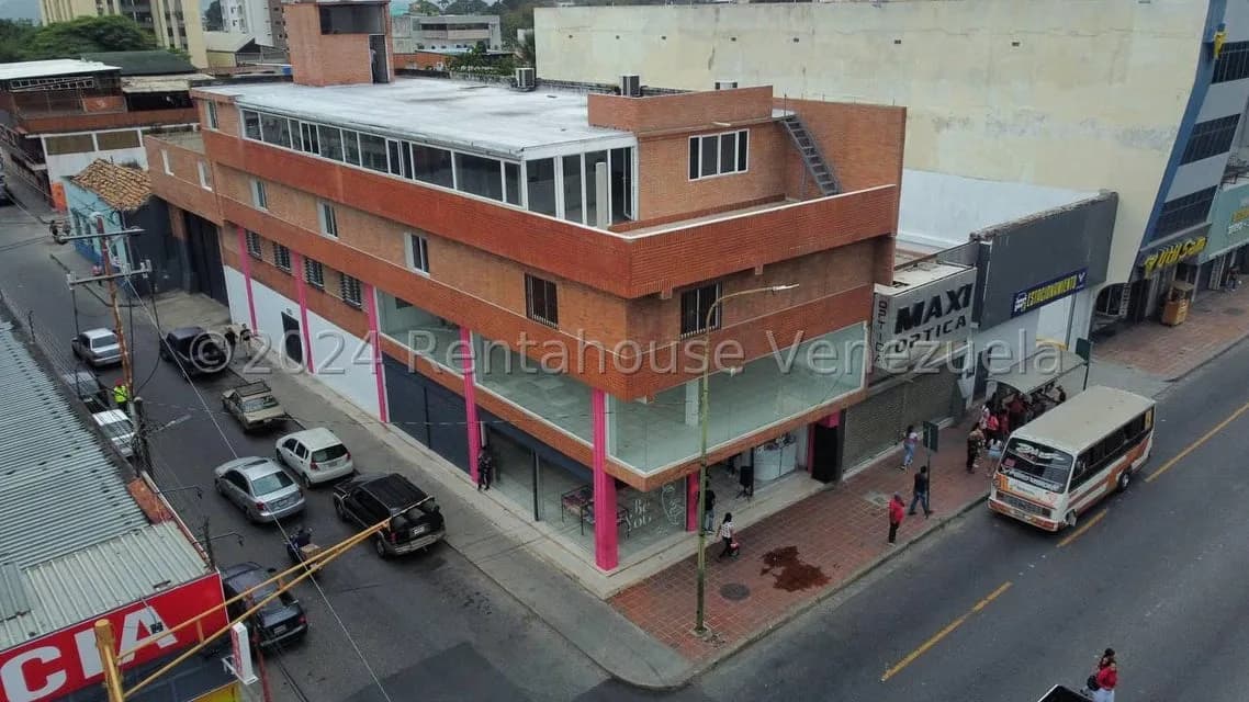 Comercial (Edificio) en Venta en Centro, Lara