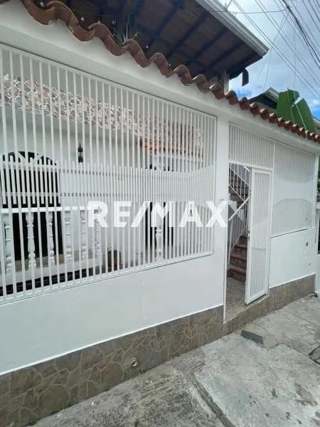 Casa en Alquiler urb Villa Palermo