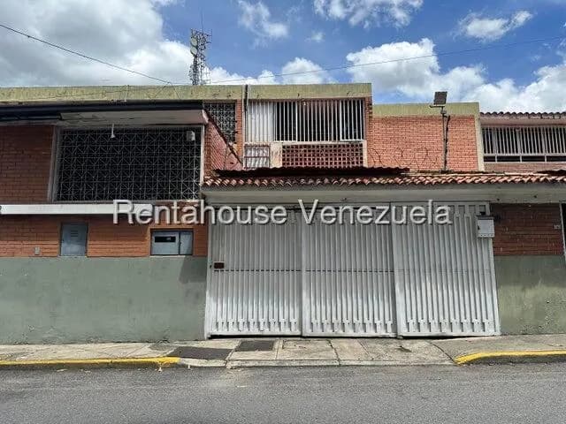 Comercial (Oficina) en Alquiler en Los Dos Caminos, Distrito Metropolitano