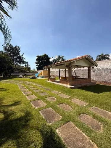 Marisela Correa Vende 2 Casas En Amplio Terreno Ubicado En La Urb. El Solar, Valencia
