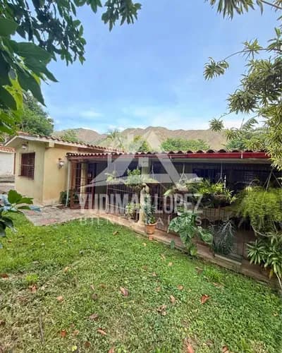 Amplia Casa En Venta Barrio Sucre, Maracay Edo Aragua.