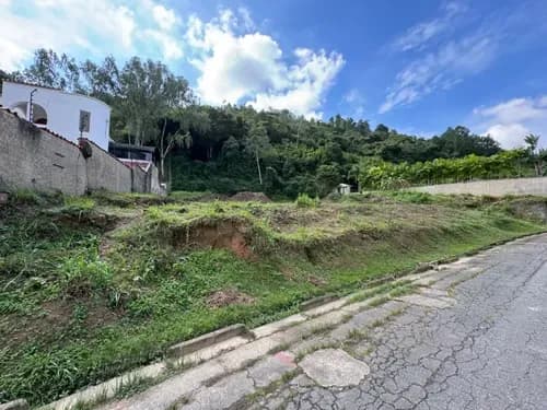 Estupendo Terreno Plano En Cerro Verde 1.800 M2
