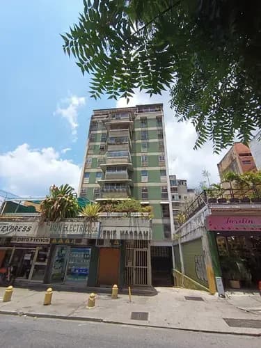 Excelente Apartamento Ubicado Cerca De Centro Comercial San Ignacio. Calle Paez