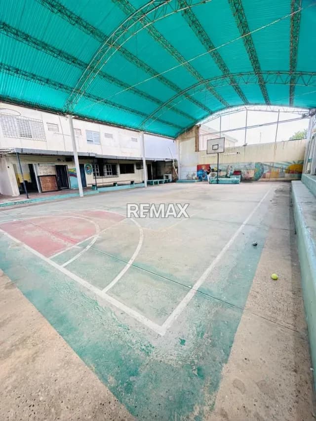 COLEGIO O EDIFICACION EN SECTOR LOS ACEITUNOS