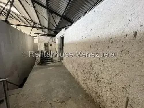 Y.t. Depósito En Alquiler, Los Cortijos De Lourdes Mls #25-24208