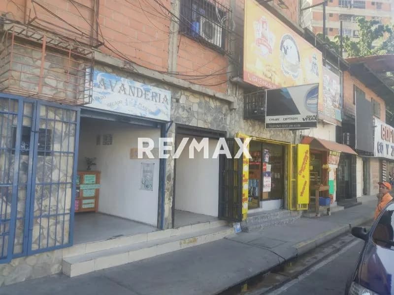 Local Comercial en Alquiler – de 19 m² .