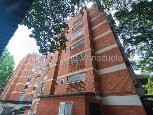 Norma Piña Rah Ofrece Excelente Oportunidad De Inversión, Amplio Apartamento Con Excelente Ubicación, En Una De Las Mejores Zonas De Valencia. Pb. # 26-20048. ***solo Clientes Directos***