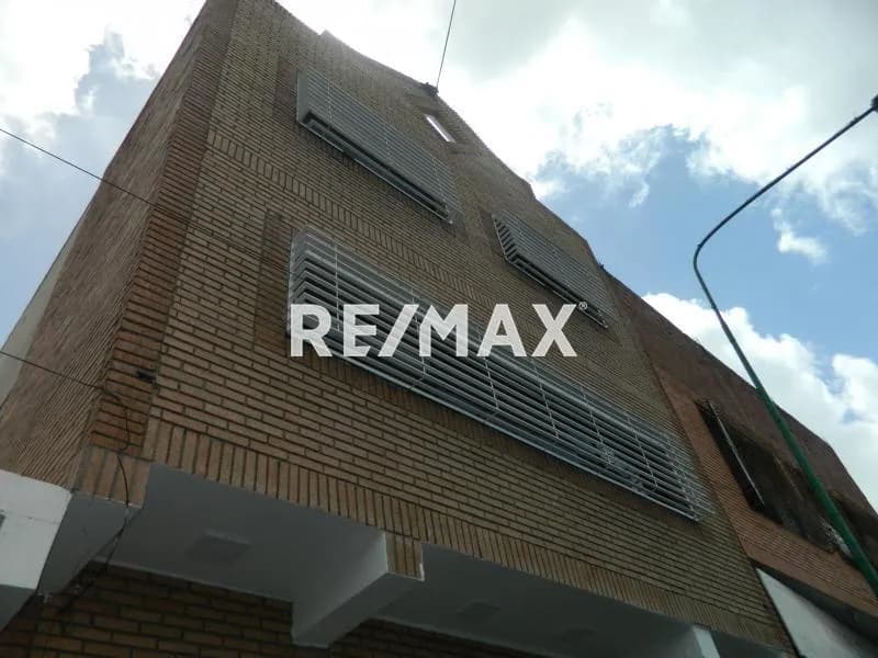 VENDO Edificio comercial en centro de BARQUISIMETO AVDA VENEZUELA