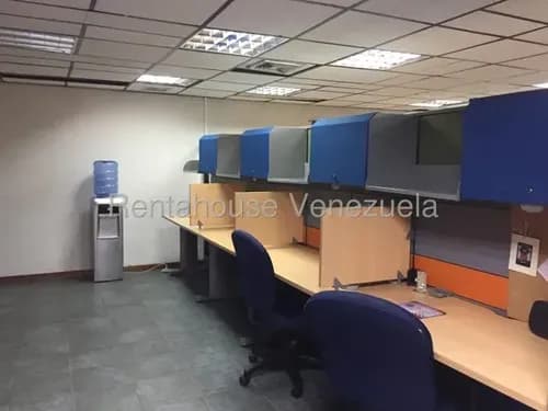 Venta De Excelente Oficina En Los Ruices Jg