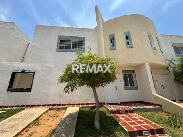 TOWNHOUSE EN VILLA BENILDA EN VENTA, ZONA NORTE