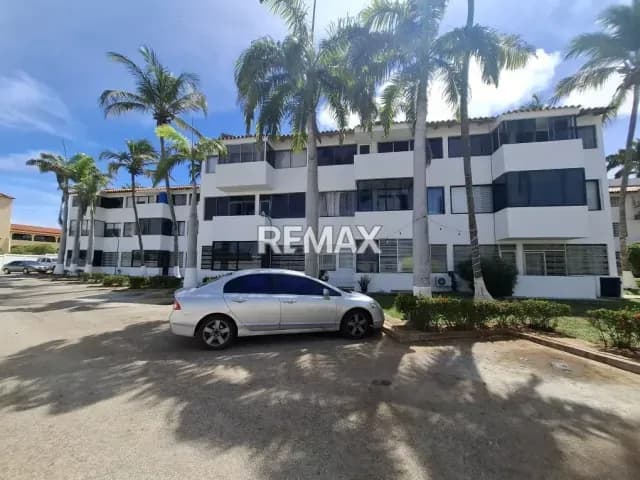 EN VENTA ACOGEDOR APARTAMENTO, LISTO PARA HABITAR, PISO BAJO, CONJUNTO VACACIONAL RESIDENCIAS CRYSTAL LAVE, COSTA AZUL, ISLA DE MARGARITA.