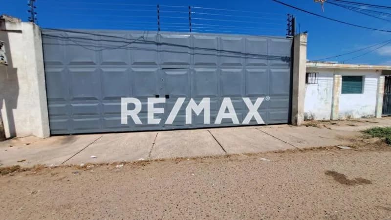 Se Vende Galpon Comercial en Sector Amparo