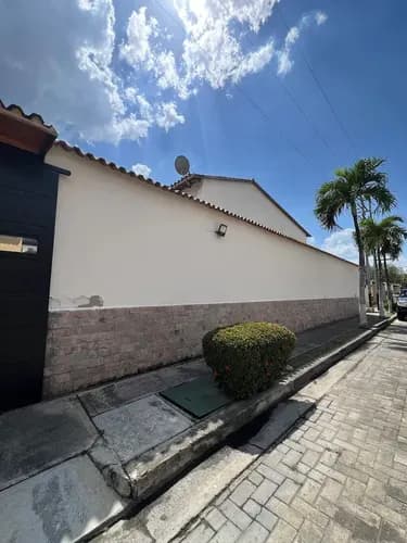 Townhouse De Esquina En Res. Villaserino Country Park San Diego - Ubicación Estratégica Y Comodidad 200 M2 (jct)