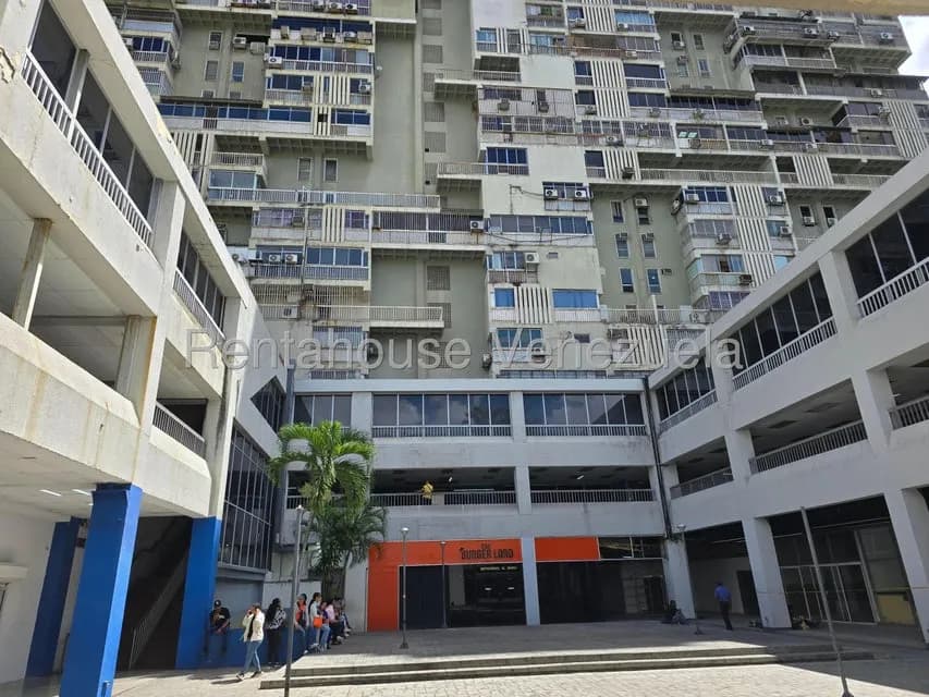 Comercial (Oficina) en Alquiler en Los Chaguaramos, Distrito Metropolitano