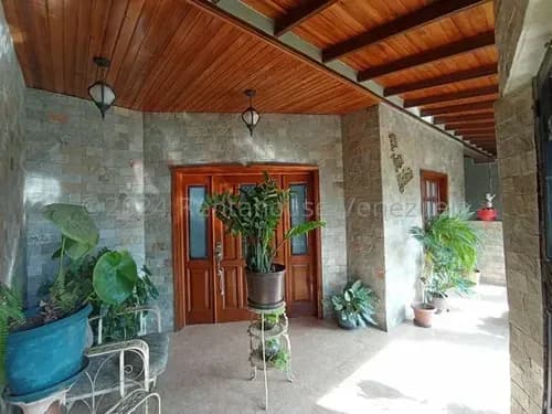 Casa Quinta En Venta La Morita I Urb Las Cayenas Maracay 25-14724 Avel