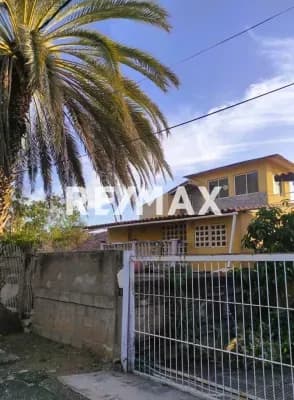 CASA TIPO VACACIONAL EN SAN LORENZO