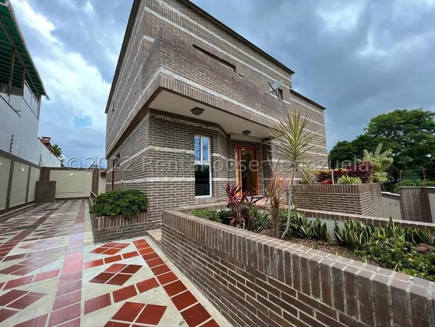 Casa (Duplex) en Venta en Colinas de Bello Monte, Distrito Metropolitano