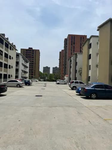 Ez Platinum Nueva Captación Apartamento En Res. Parima 1 Naguanagua La Granja Área De 73 M2 Características: Sala Y Comedor Cocina Con Lavandería 3 Habitaciones 2 Baños Completos 1