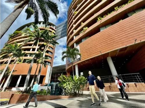 Se Alquila Oficina 780m2 Centro San Ignacio La Castellana
