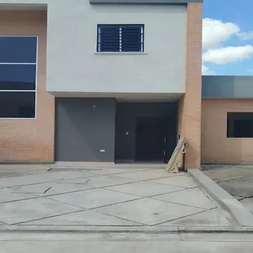 Johana Lazaro Vende Townhouse En Obra Blanca En San Diego Con Plan De Financiamiento **clientes Directos**