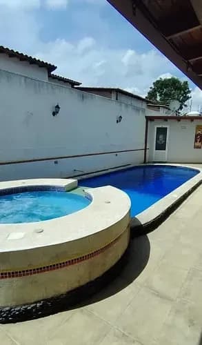 Carolina Romero Vende Amplio Town House (2 Casas En Una) En Res. Las Trinitarias San Diego Sector La Cumaca. (vith-037) Sólo Clientes