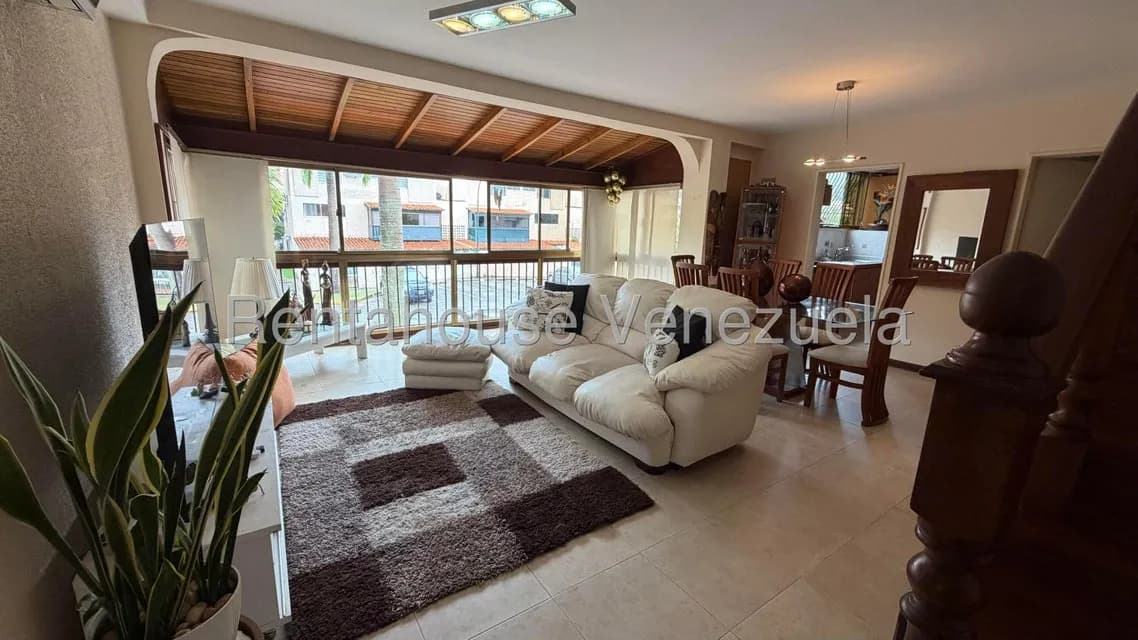 Apartamento (Duplex) en Venta en La Bonita, Distrito Metropolitano