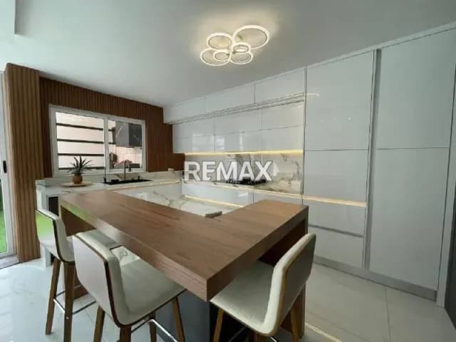 Townhouse en VENTA. Terrazas del Camoruco, Urb. Valles de Camoruco
