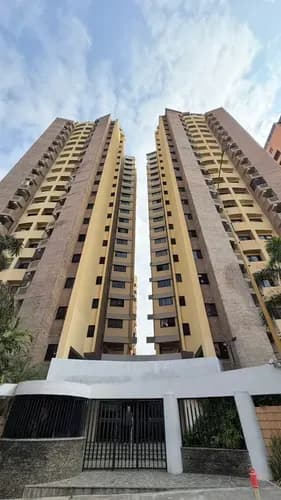 Ad. Apartamento En Alquiler Urb. La Trigaleña, Res. Bahía Platinum
