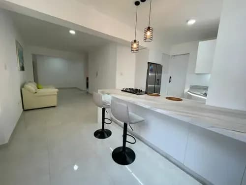 Apartamento En Alquiler Semiamoblado En Las Chimeneas, Res. Mantova