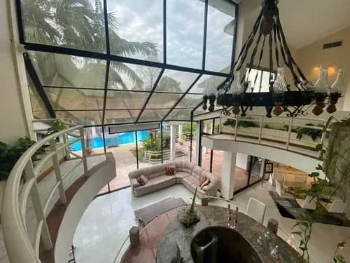 Daniela Jimenez, Se Vende Casa En Urb. El Solar, 2.575m2