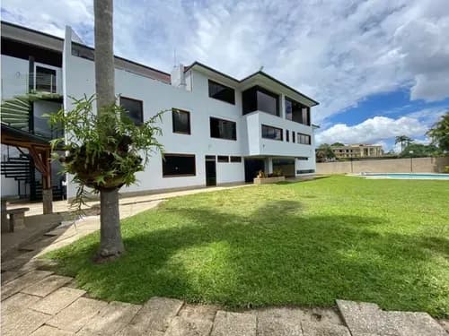 Vendo Casa 1200m2 Cerro Verde 0239