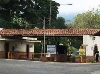 VENTA EXCLUSIVA CASA DE 3 NIVELES URB.CLUB DE CAMPO EN SAN ANTONIO DE LOS ALTOS