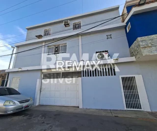 CASA COMERCIAL EN LOS OLIVOS