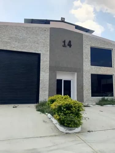 Leandro Araque Inzitu Realtors Alquila, Galpón A Estrenar En Complejo Industrial. Venecia, San Diego (seminario)
