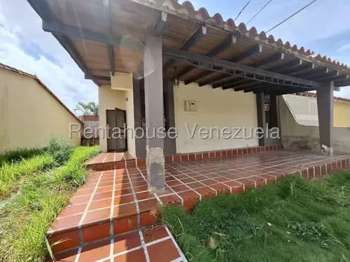 Rentahouse Lara Vende Hermosa Casa A 5 Min De Barquisimeto En Urbanismo Privado; Cuenta Con 2 Hab, 2 Baños Y Tanque De 5.000 L. ¡confort, Seguridad Y Ubicación Exclusiva En Un Solo Lugar!