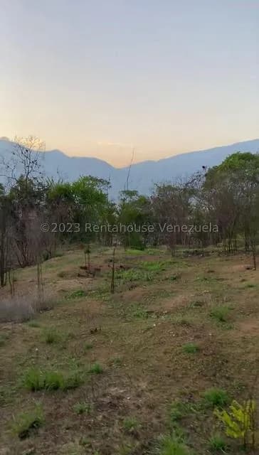 Terreno (Comercial) en Venta en El Marques, Miranda