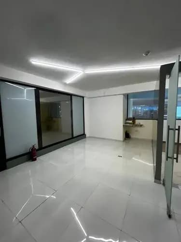 Marina Alquila Local En C.c. Paseo Garibaldi, Agua Blanca, Valencia. Ell-072 (sólo Clientes)