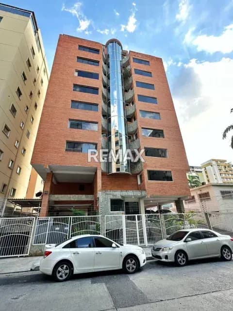 BELLO APARTAMENTO EN VENTA EDIF. ANTONIO JOSE, SAN ISIDRO