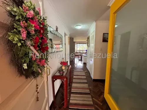 Tu Próximo Hogar En Este Apartamento En Los Naranjos #26-4879 John Hoyer