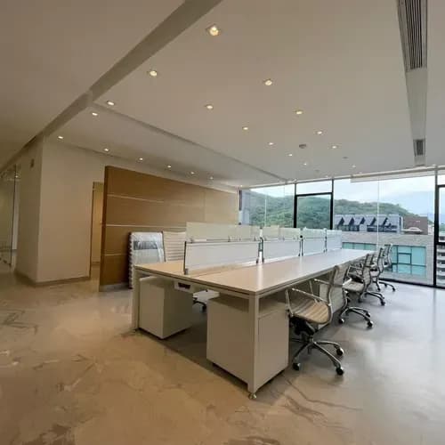 Yn(laucasti) Se Alquila Oficina De Lujo. Centro A-1 La Viña. Valencia, Carabobo Cliente Directo Amoblado Completamente 140mts2 1 Oficina Gerencial Con Baño 1 Salón De Reuniones 2 Baños Moderno