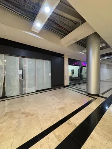 Se Alquila Local-170m2-lave En Mano-nivel Plaza-c.c.p.cerro Verde