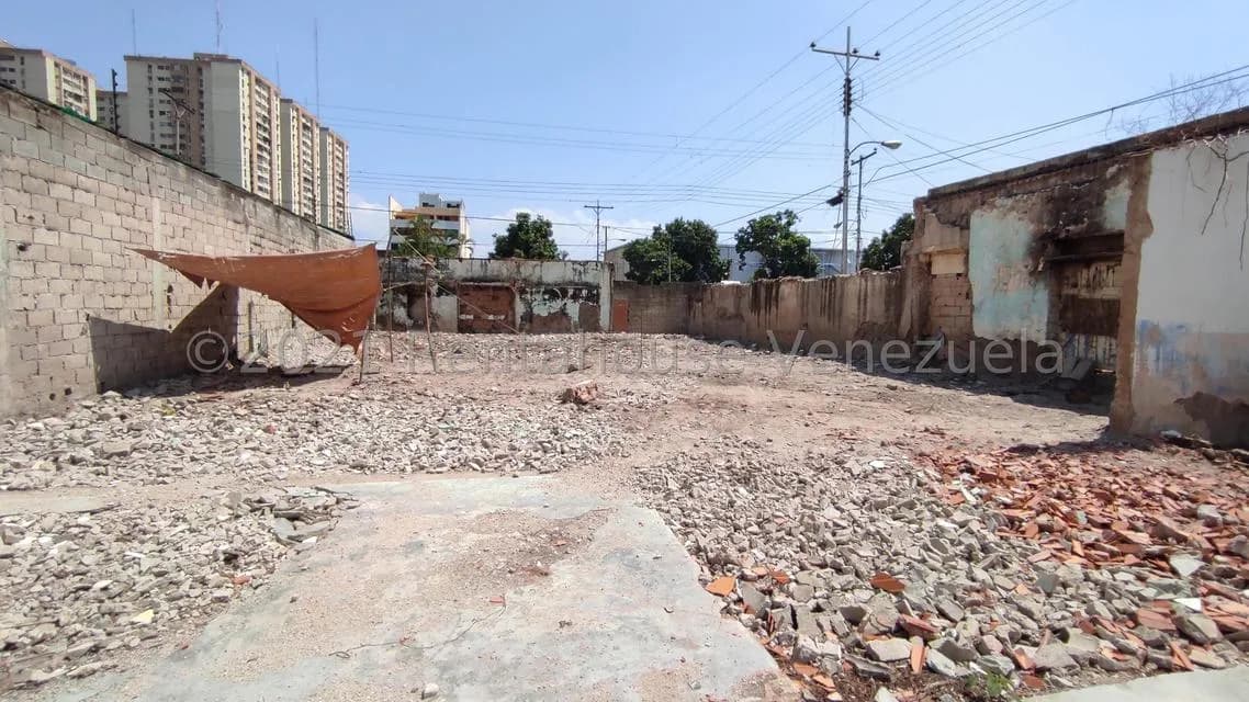 Terreno (Comercial) en Venta en Zona Centro, Aragua